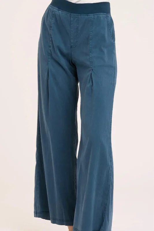 Elisabet Trouser In Sea Port